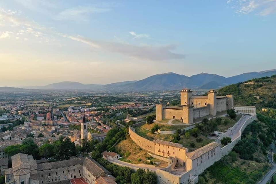 Palazzo Lauri Spoleto Διαμέρισμα Εξωτερικό φωτογραφία
