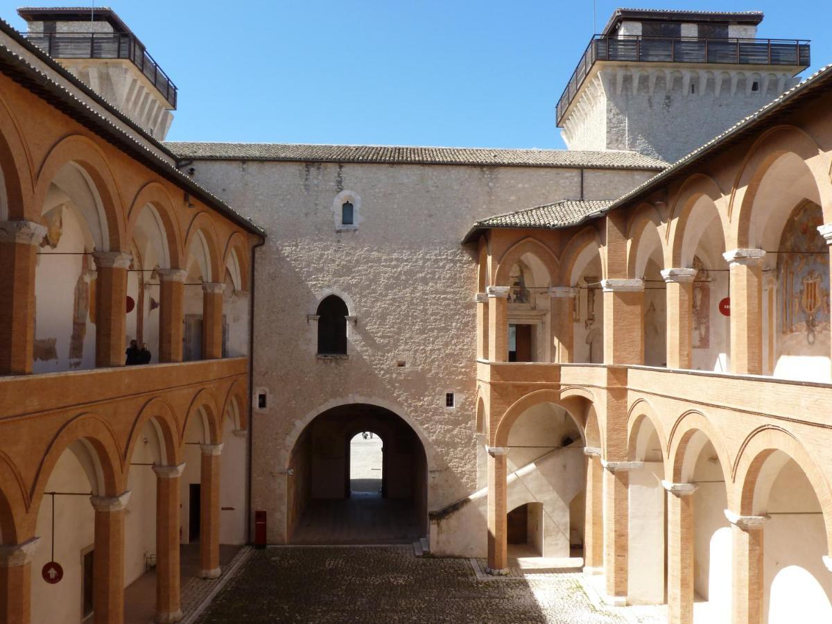 Palazzo Lauri Spoleto Διαμέρισμα Εξωτερικό φωτογραφία